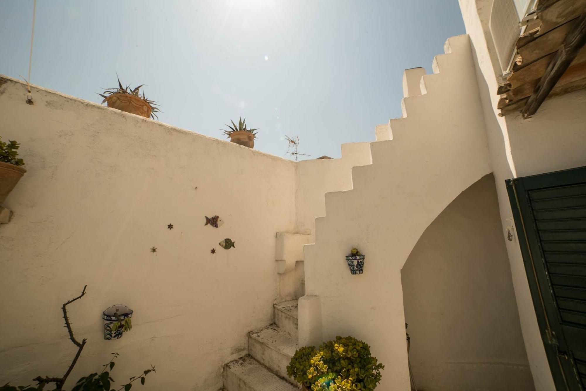 ガリポリ 4 Balconi House-San Gregorio Palazzo Unico Vista Mareヴィラ エクステリア 写真