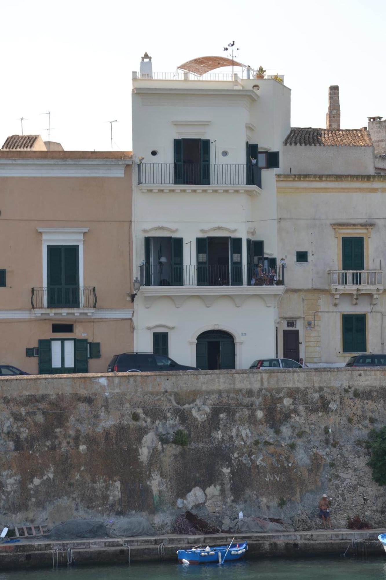 ガリポリ 4 Balconi House-San Gregorio Palazzo Unico Vista Mareヴィラ エクステリア 写真